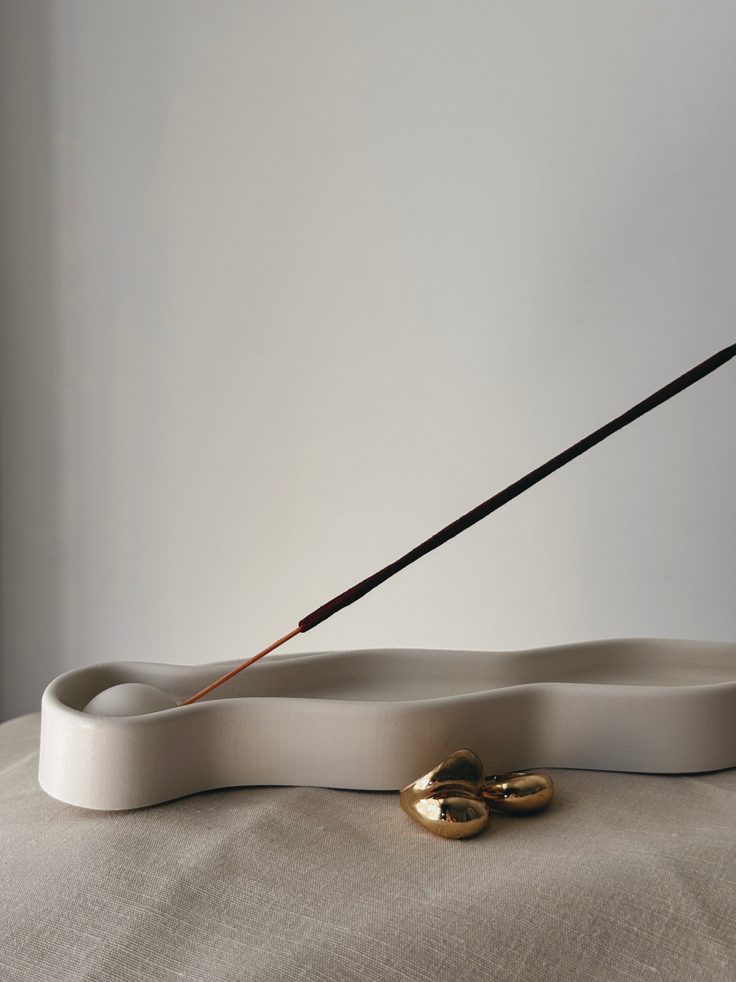 THE NEO INCENSE HOLDER