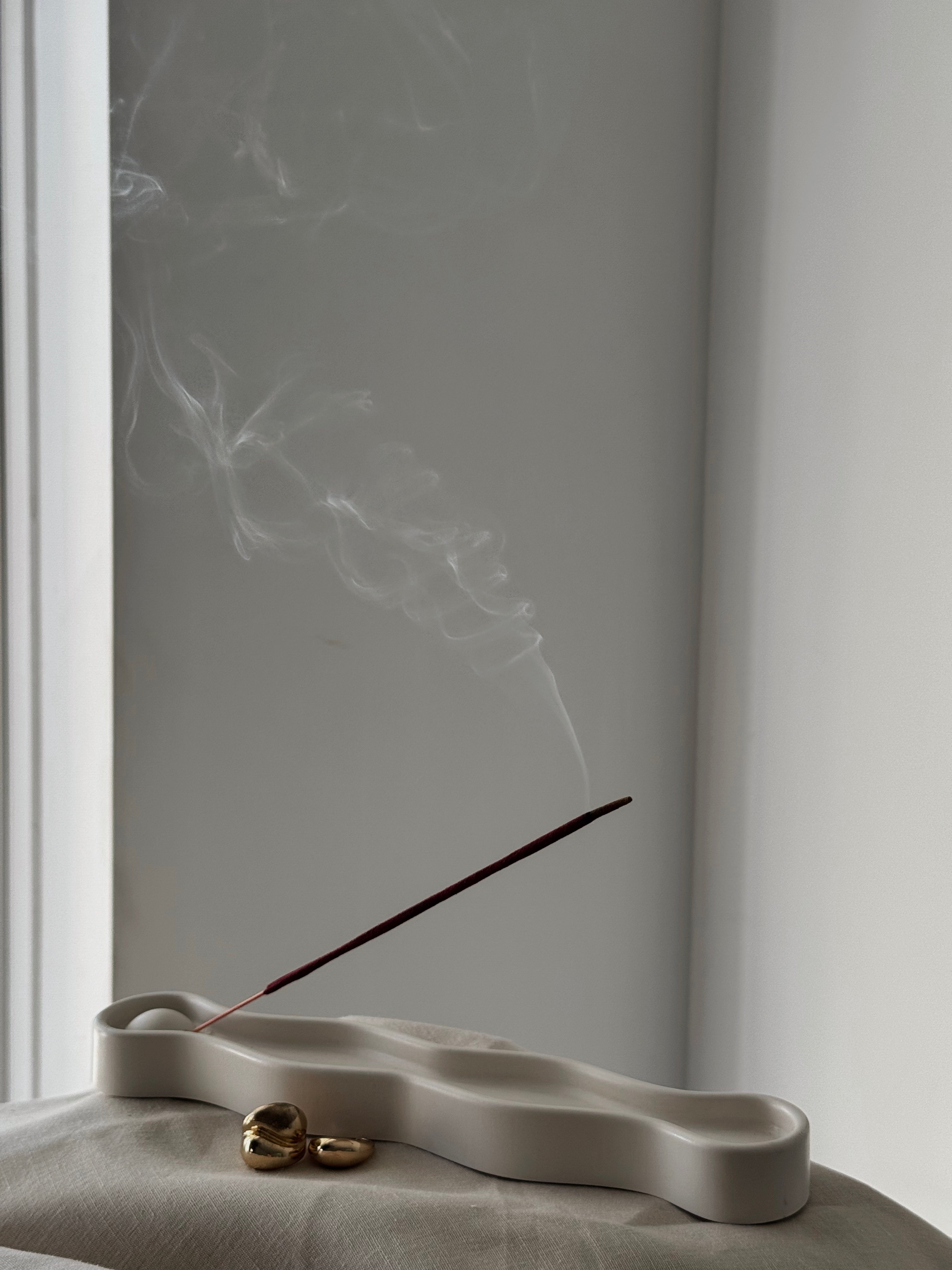 THE NEO INCENSE HOLDER