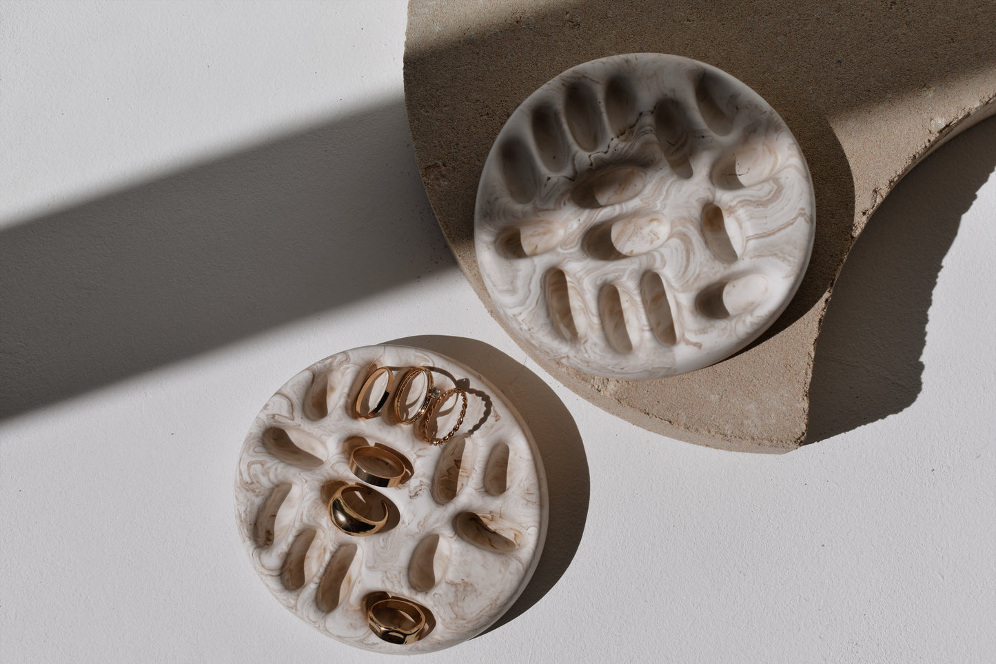 THE LEXI RING HOLDER - MARBLE