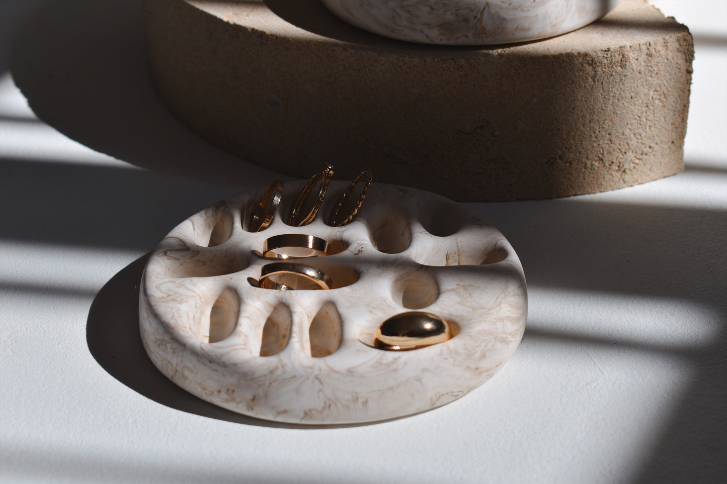 THE LEXI RING HOLDER - MARBLE
