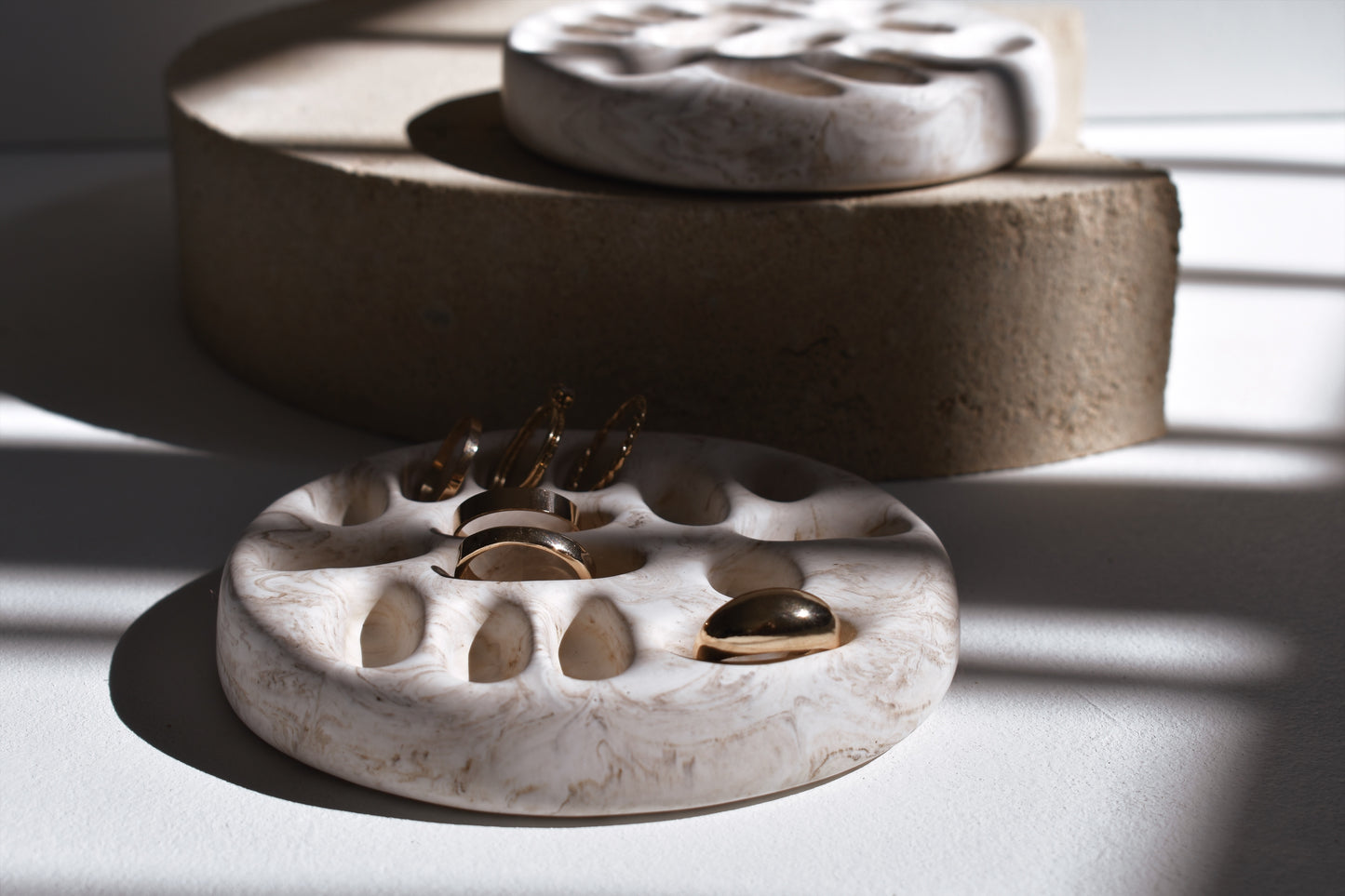 THE LEXI RING HOLDER - MARBLE