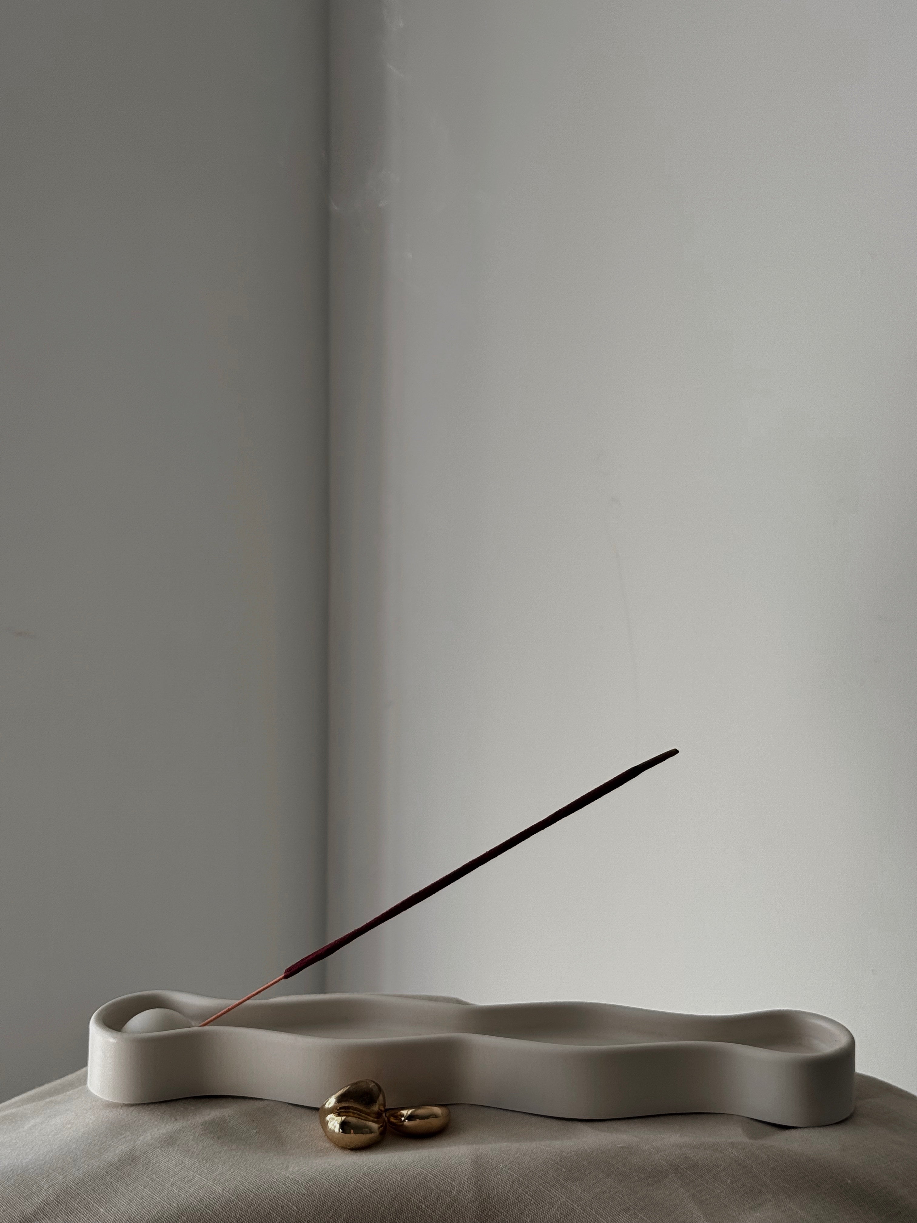 THE NEO INCENSE HOLDER