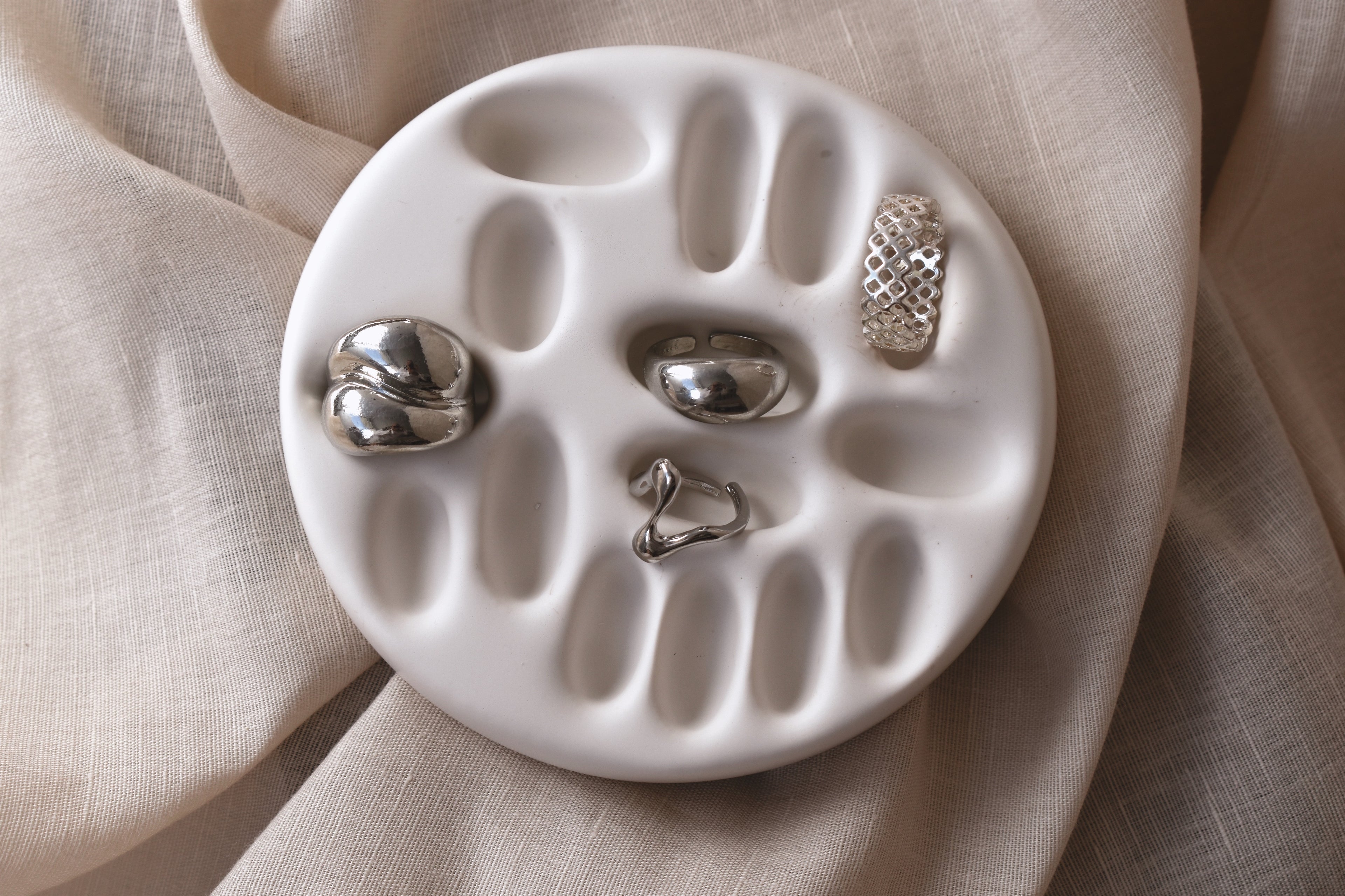 THE LEXI RING HOLDER