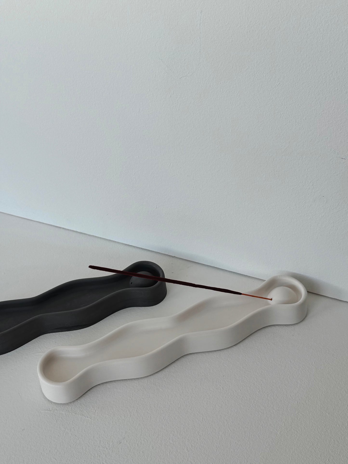 THE NEO INCENSE HOLDER