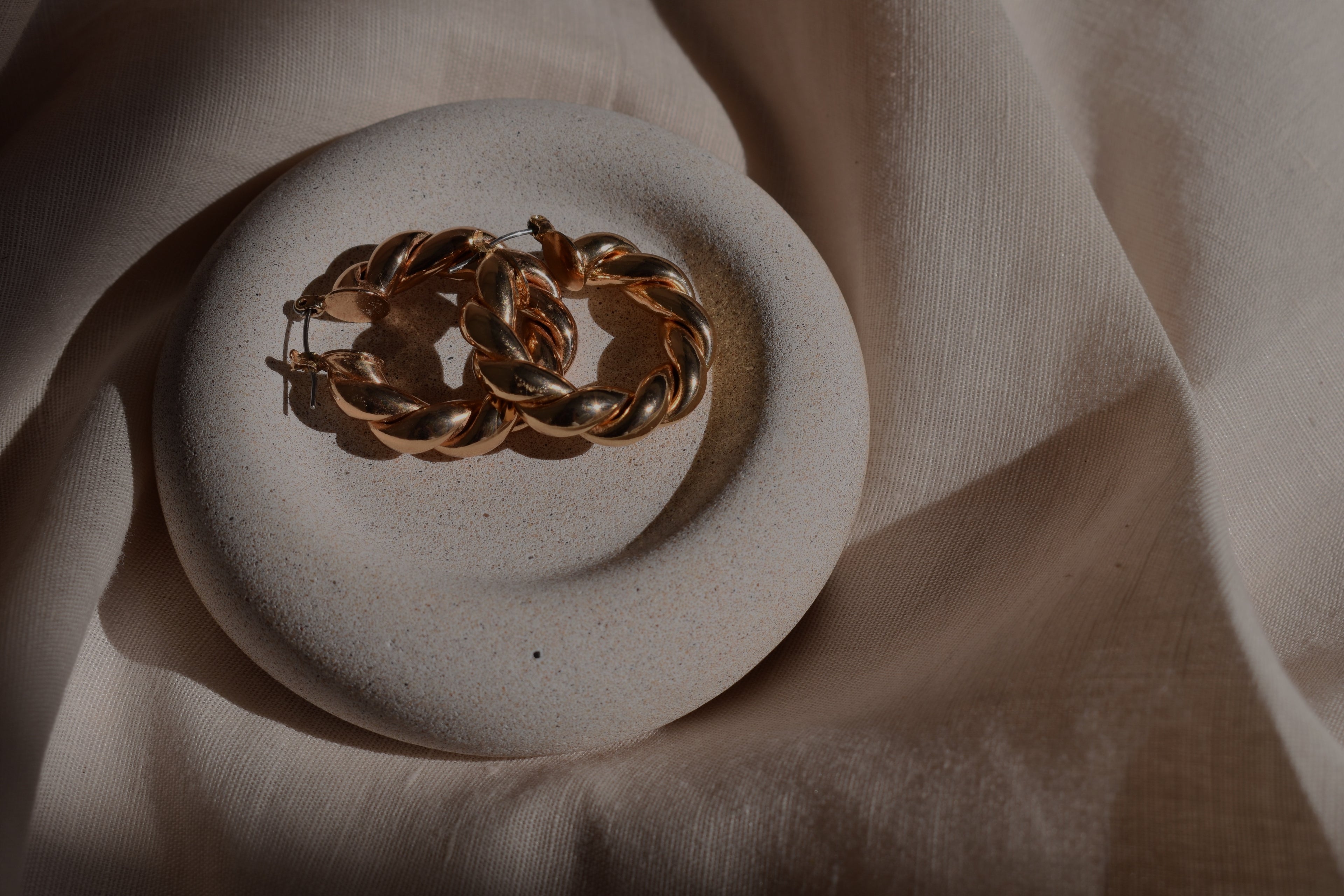 Natural Stone - THE ARIES RING HOLDER