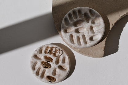 THE LEXI RING HOLDER - MARBLE