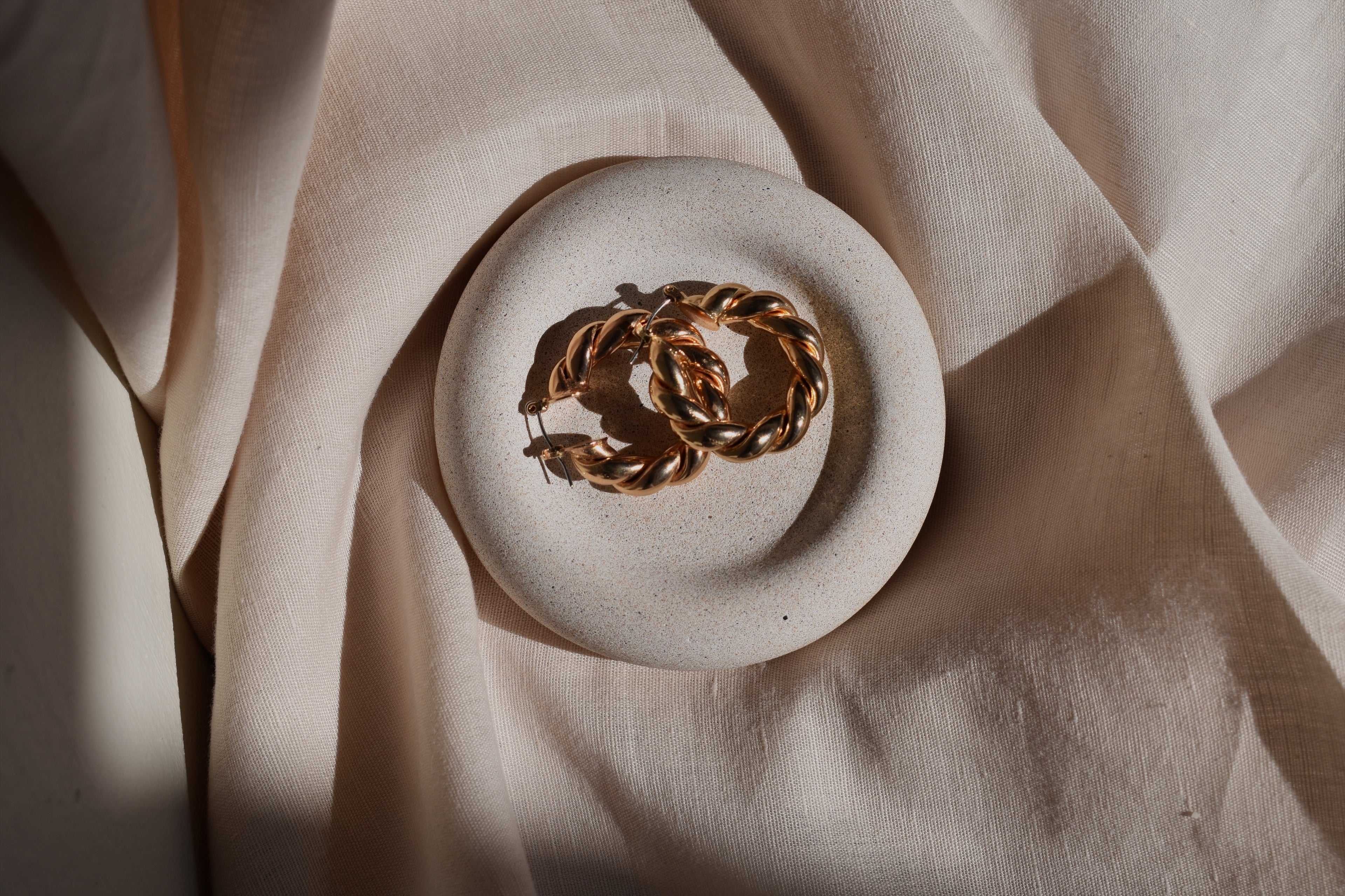 Natural Stone - THE ARIES RING HOLDER