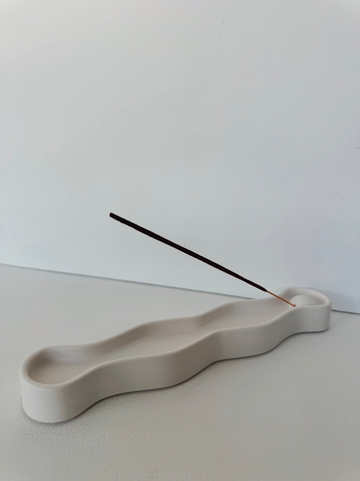 THE NEO INCENSE HOLDER